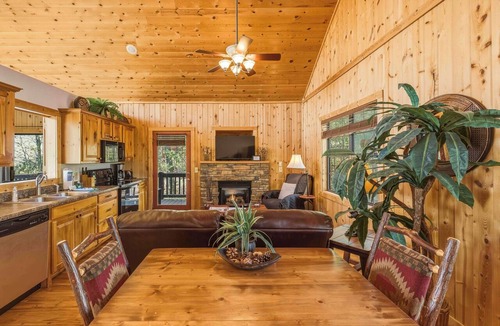 Helen Cabin | Yonah Vista - 10% OFF or 3rd Night Free - Ask for details!