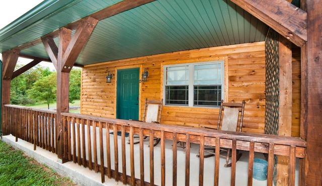 1/2 of a double cabin with one king sized bed (sleeps 2) in Flintstone