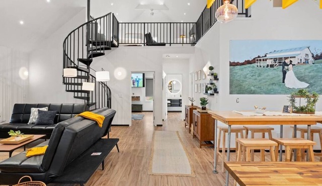 1B Farm Stay in Large Luxury European Barndominium