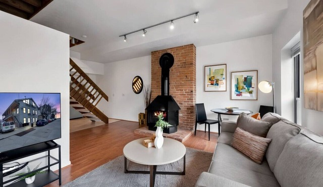 1BR Condo Steps to the Monastery, Cafes, and More