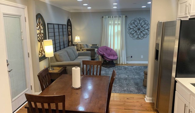2 BATH Sleeps 10+ NEAR Downtown Airport Berry-Hill Vanderbilt Belmont Brentwood
