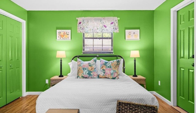 2 Bed 1 Bath Private Suite Funky Bunch TYSUT