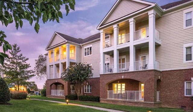 2 Bedroom Deluxe Condo, Sleeps 6-8, Full Kitchen, on Cumberland River, Nashville