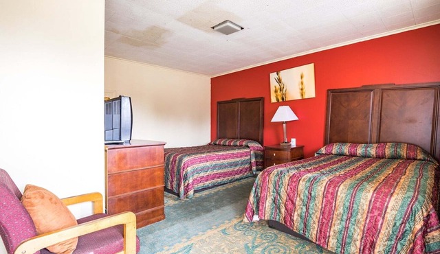 2 Full Beds | Non-Smoking in Holly Springs MS