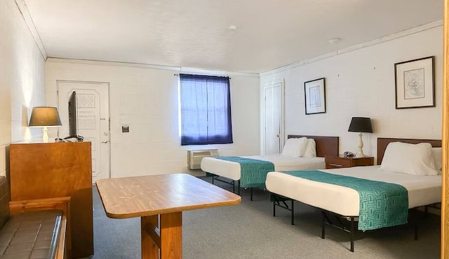2 Units | Adventure Retreat Spencer | Spacious Rooms | Close to Natural Wonders