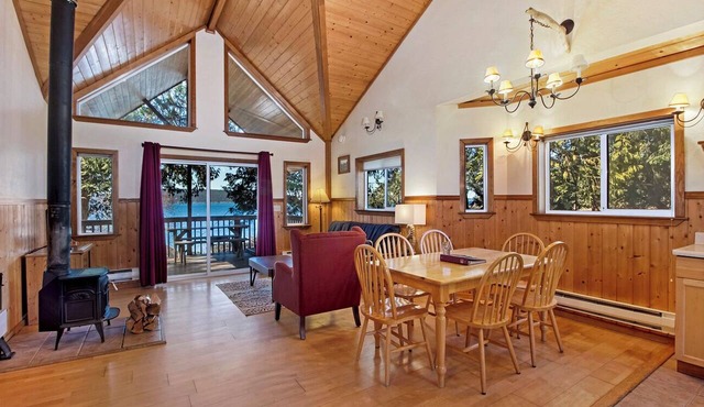 2BR Ocean View Cabin - 1 min walk to world class beach! in Eastsound