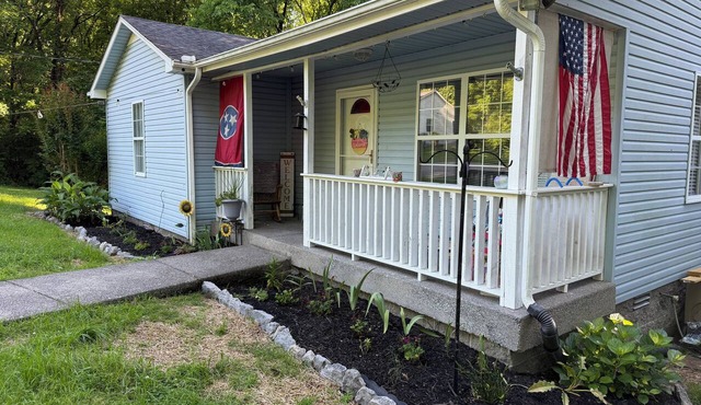 3-bed/1-bath Home in charming Pegram - TriStar Tribe Country Cottage in Pegram