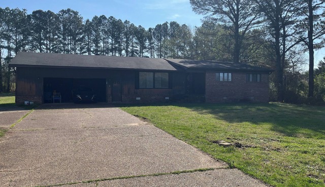 3-bedroom Edwards Cozy House with AC. 8 minutes away from University Tn-Martin in Sharon