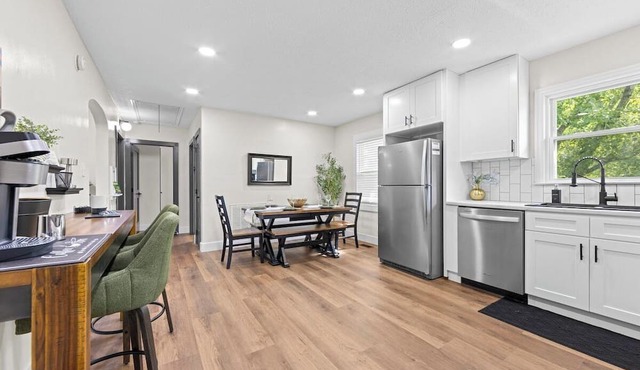 3 BR 2 BTH Knoxville newly remodeled home