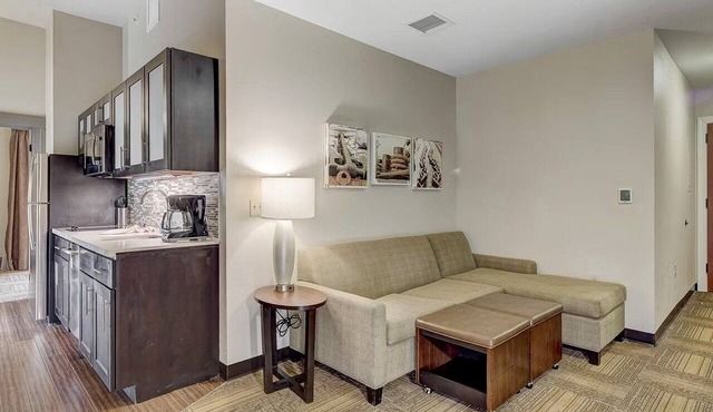 3 Suites with Kitchen in Historical Building Near Baltimore Convention Center in Baltimore
