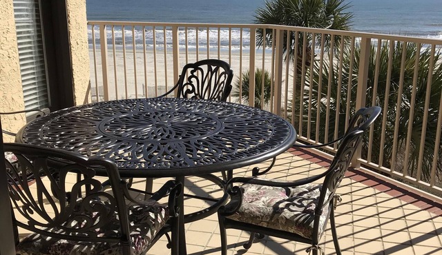 303 Turtle Lane Club - Premier Direct Oceanfront, 2024 Availability