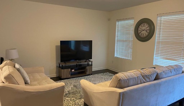3BR Near Panthers Stadium! Spacious & Pet-Friendly