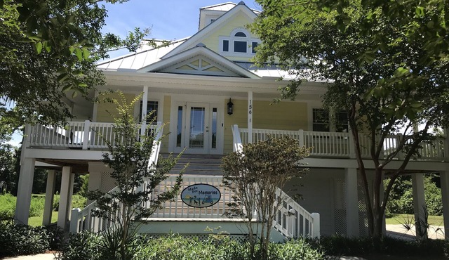 4 Bedroom, 4 Bath Raised Beach House 3 Blocks From the Beach! Golf Cart Included