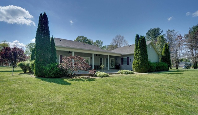 4 Mi to Dale Hollow Lake! Countryside Retreat