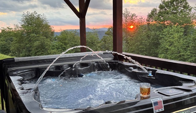 4300' Sunset Views/Hot Tub/Game Room/Near Hatley Pointe & Asheville