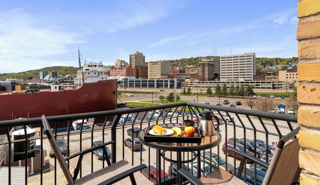 4BR 4 BA Amazing Luxury Suite in Duluth