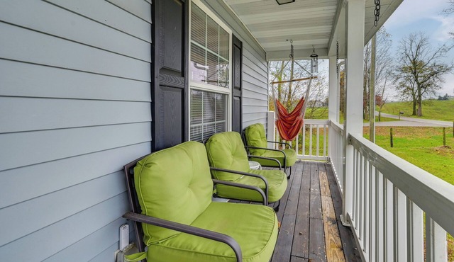 6 Mi to Mammoth Cave! Mtn-View Home w/Fire Pit in Cave City