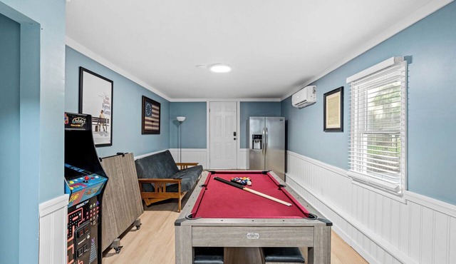 6BR, 2.5BA, 15 Beds, 10 min from P.I., Patio, Game Room, 10 min from Sands Beach