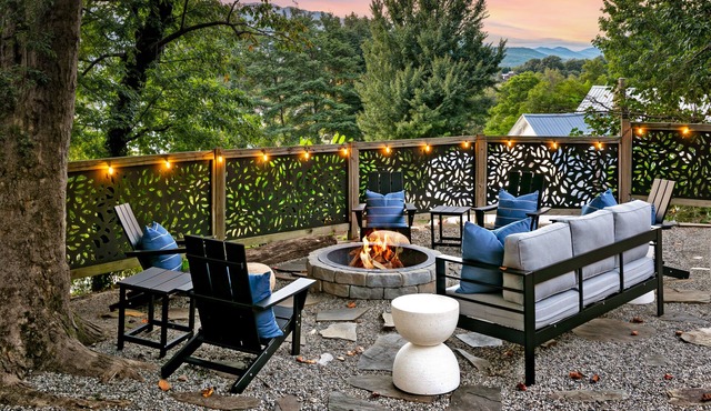 6BR/6.5 Mountain Luxury Hot Tub Game Room Town/Mountain Views Walk to Downtown
