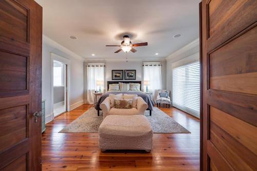 814 Carolina - Custom Private Home -Pool, Roof Top Deck