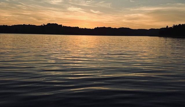 A 2BR/2.5BA Condo with boat slip in Deerfield Resort on beautiful Norris Lake,TN
