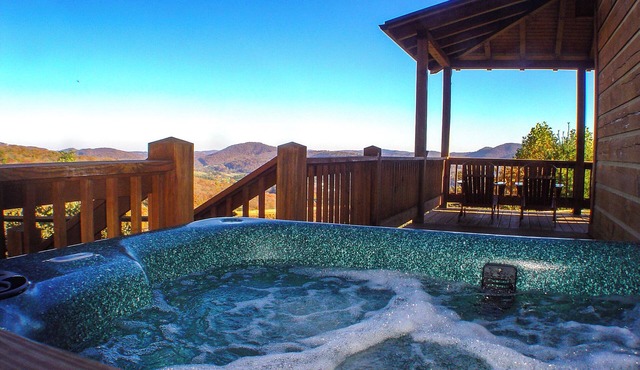 A Heavenly View: Luxury Cabin w/Hot Tub & Mountain Views - Pets OK