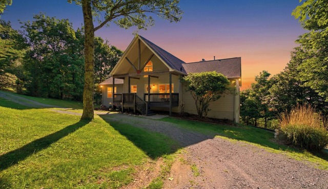 A Relaxing 5-bedroom house with AC in charming Sugar Mountain