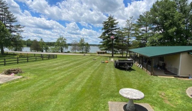 Adorable 2-bedroom lodge with AC in lovely Hillsboro