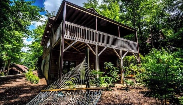 After the Final Round: Relax at a Private Asheville Cabin