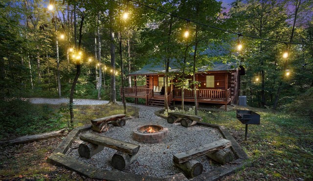 Applewood Lodge | Hocking Hills, Hot Tub, Fire Pit