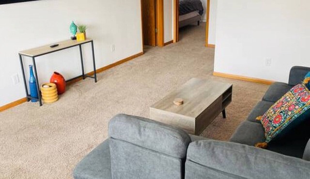 Bay Street Unit 3 · Charming & Cozy APT-Free Parking in Appleton