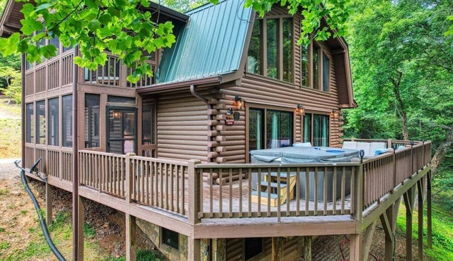 Bear Claw -Log Cabin-Hot Tub-Pool Table