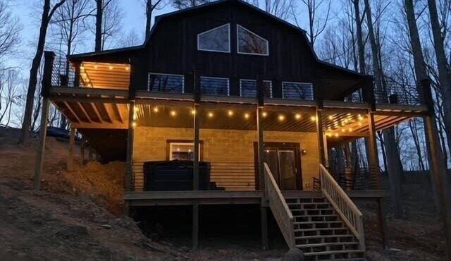 Beautiful Cabin on 20 Acres in Hocking Hills