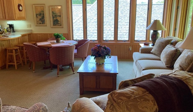 BEAUTIFUL GUEST HOUSE NEAR THE SMOKEY MOUNTAINS. PROPERY IS FOR VACATION.