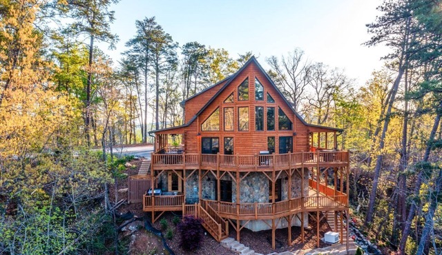 Big View, Hot Tub, Fire Pit, Game Room - The Bears Castle by Carolina Properties