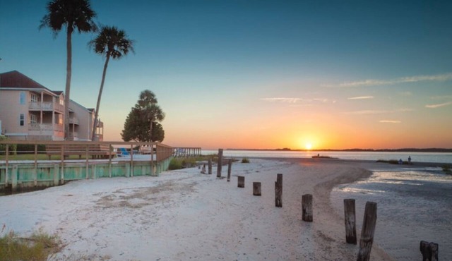 BLOCK CW Ocean Ridge 1br