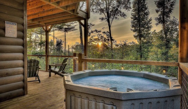 Blue Ridge Shadows Lodge: Escape to the serene Blue Ridge Mountains