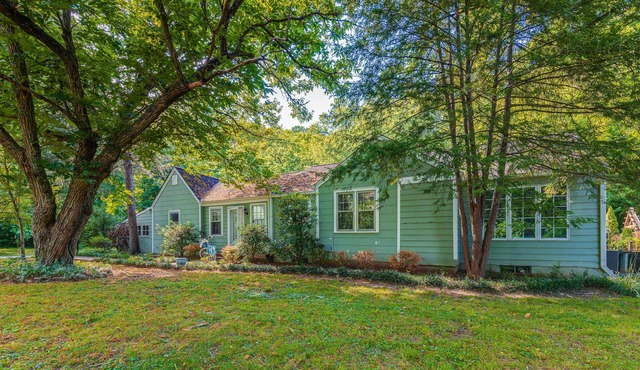 Bluebird Cottage | House in Nashville