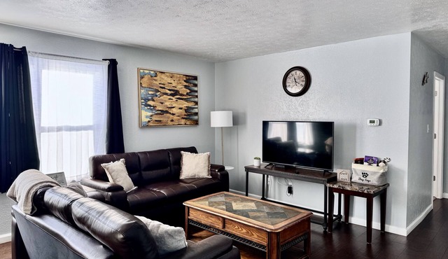 Boho Haven: Charming Hideaway 10 minutes from Notre Dame & UP Shopping Center in South Bend