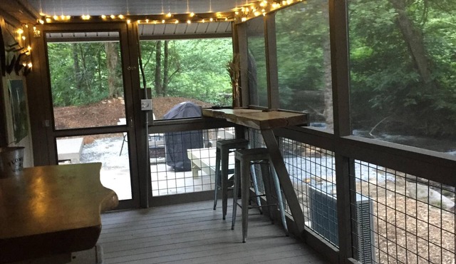 Bold Stream/Waterfall/Fire Pit/Gas Grill/Screened Porch-close to Lake Lure, AVL