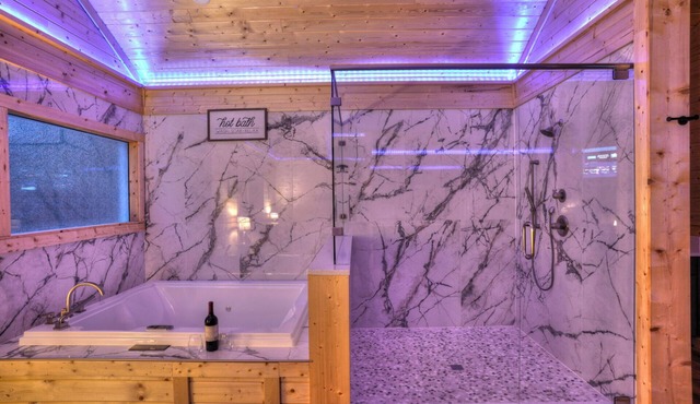 Brand New Luxury Cabin Full of Amenities