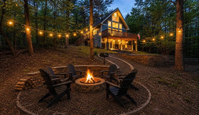 Bryce Resort Chalet - Hot Tub - Game Room - Fire Pit - Pet Friendly