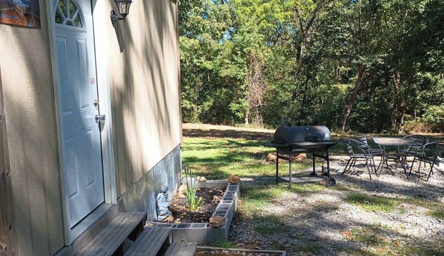 Buffalo Point rustic cabin in Saint Joe