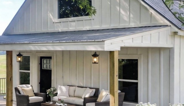 Cabin with Boat Parking next to Dale Hollow State Park Entrance, Fish & Golf!