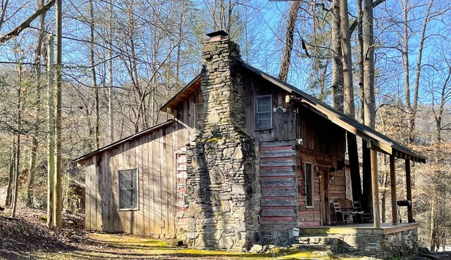 Cabins In The Pines Unit 4-Motorcycle Friendly-Wood Fireplace - Covered Porch