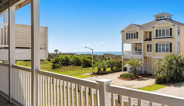 Castaway the Day - Second Row -closest walk to beach access, pool, and tiki bar!