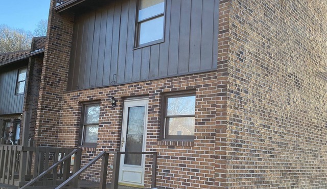 Central Bristol Condo - 3 min from downtown and the casino!
