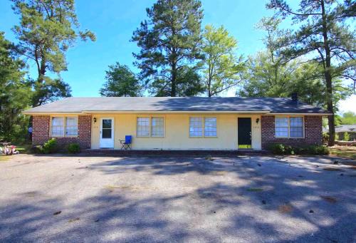 Central Orangeburg Apartment in Orangeburg