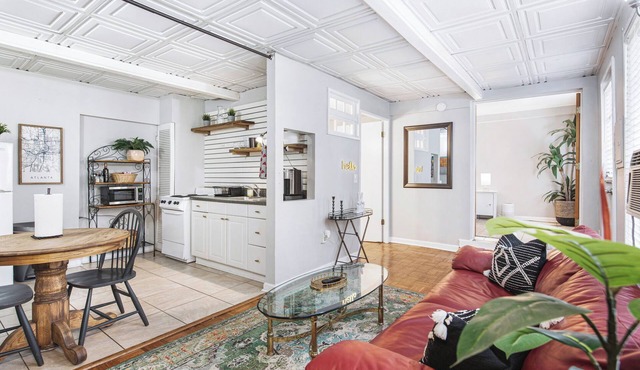 Charming 1-bedroom cottage with WiFi, Parking Near Piedmont Park and Beltline