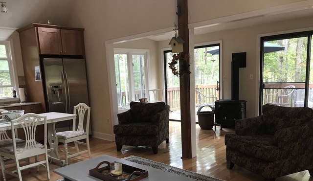 Charming 2 bedroom Chalet 10 Minutes to Bryce Resort in the Shenandoah Valley. in Mount Jackson